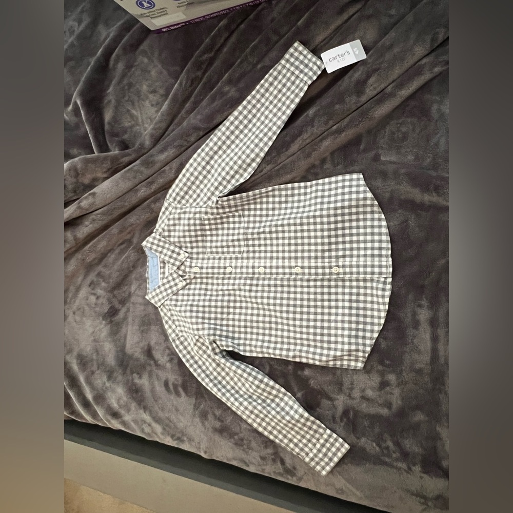Carter’s Boys Dress Shirt size 4T. NWT